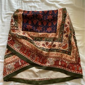 VICI Stefano Printed Mini Skirt Size S - NEVER WORN